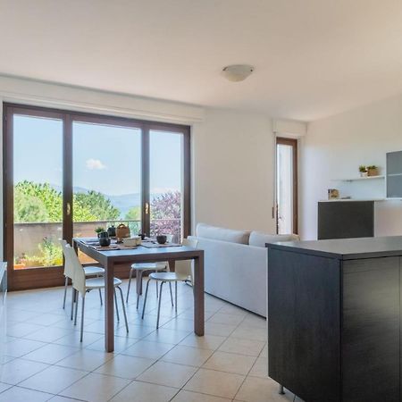 By The Lake Apartments - Centro Storico ديسينسانو ديل غاردا المظهر الخارجي الصورة