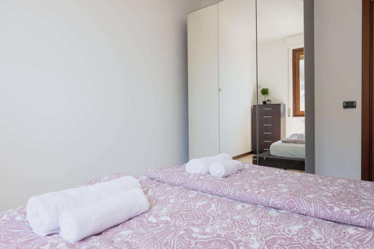 By The Lake Apartments - Centro Storico ديسينسانو ديل غاردا المظهر الخارجي الصورة